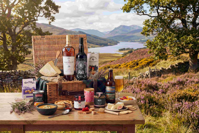 Scottish whisky hamper with Glenfiddich single malt cheese and artisan foods