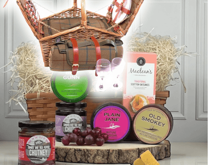 Cheese Gift Selection Box | 3 Cheese Truckle, 2 Chutneys and Crackers - Scottish Hampers