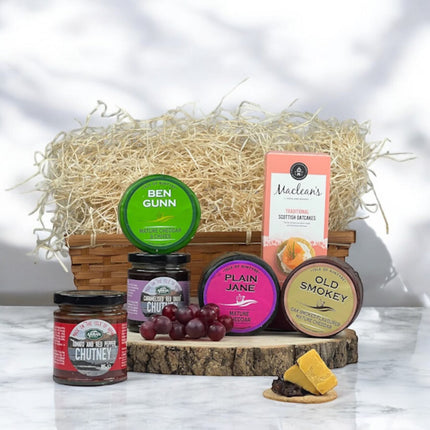 Cheese Gift Selection Box | 3 Cheese Truckle, 2 Chutneys and Crackers