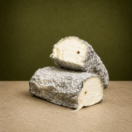 Sainte Maure de Touraine
AOP (Goat's Milk)