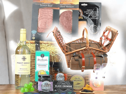 Scottish Feast with White Wine - Scottish Hampers
