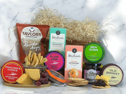 Cheese and Crisps Hamper – 4 Cheeses, Chutneys & Crackers